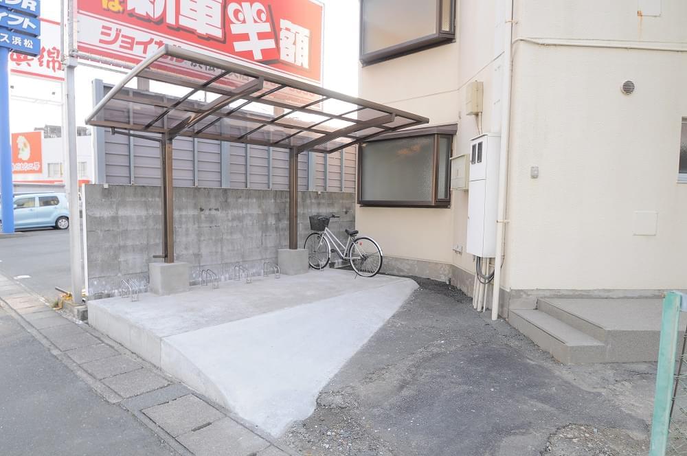 屋根付き自転車置き場